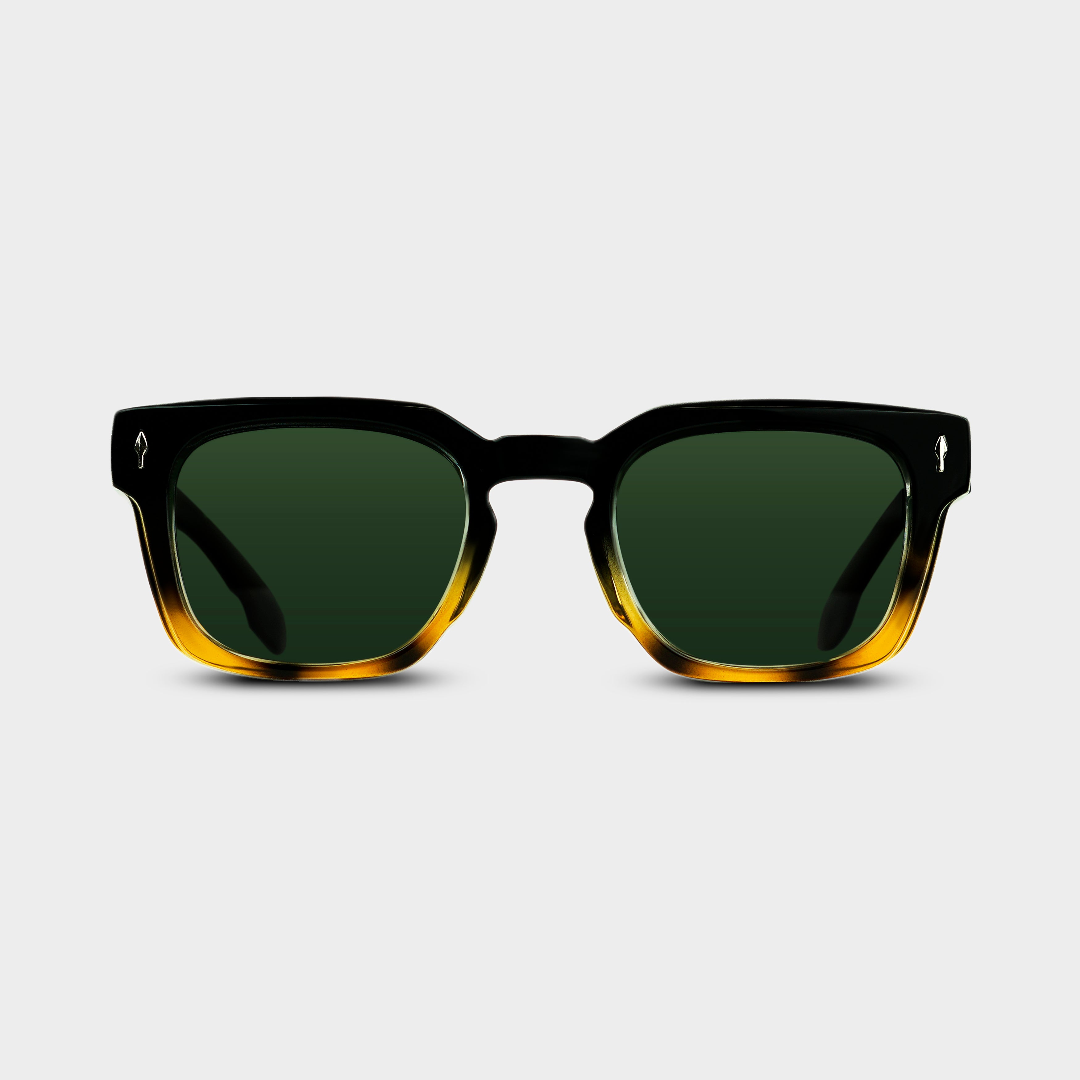 Carl Turtle solbriller i sort og gul tortoise med grønne glas set forfra