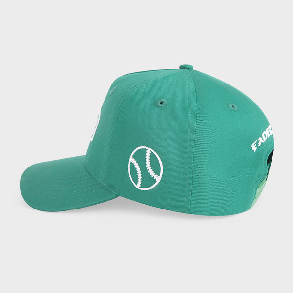 Turkis baseballkasket med baseball-logo fra Fadeless