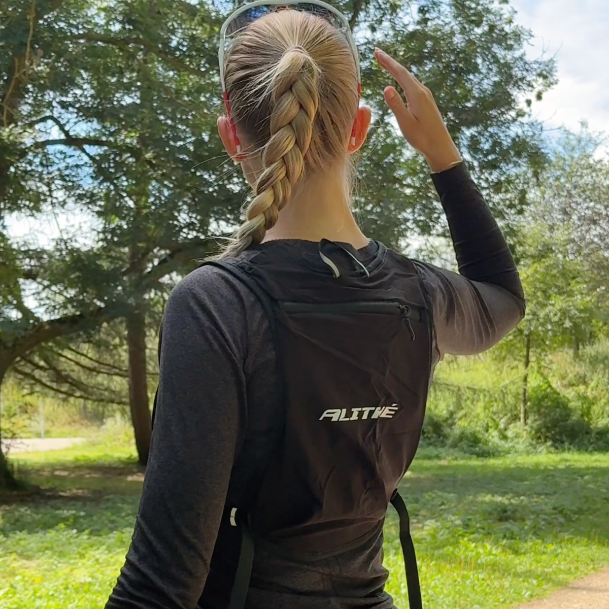 Performance Running Vest Blackout