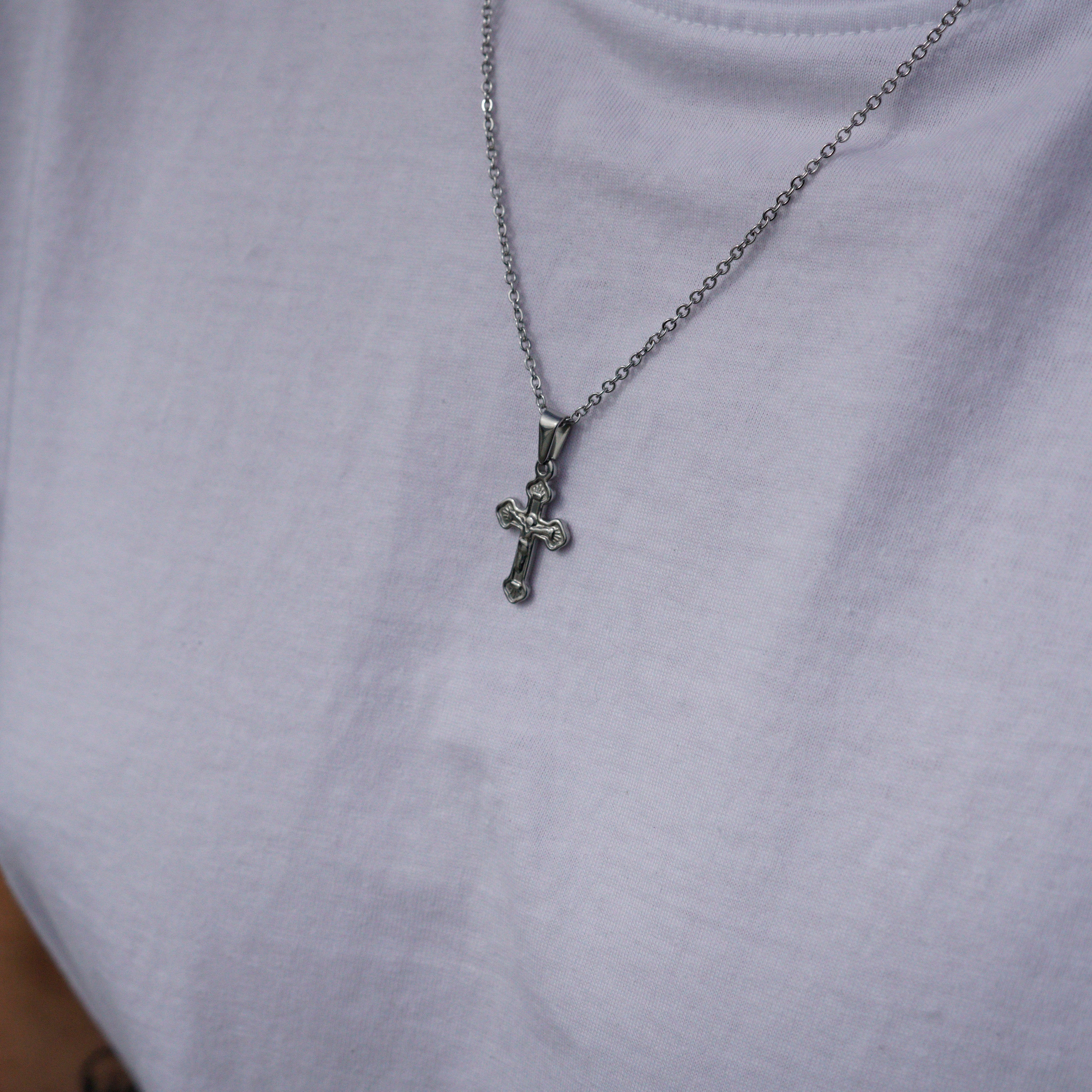 CRUCIFIX 2.0 NECKLACE - SILVER TONE