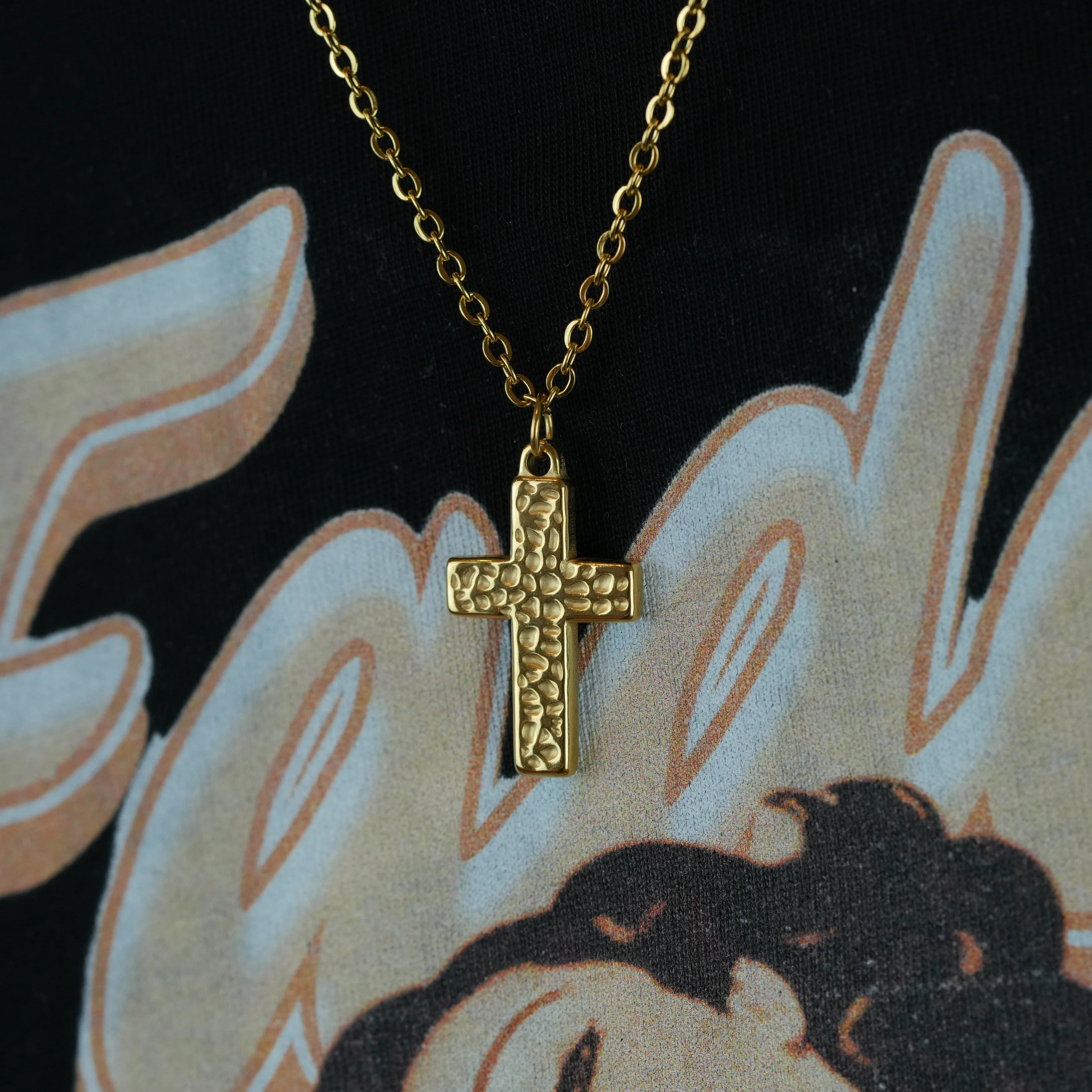 Hammered Cross Necklace – Rustic Cross Pendant in 18K Gold for Men