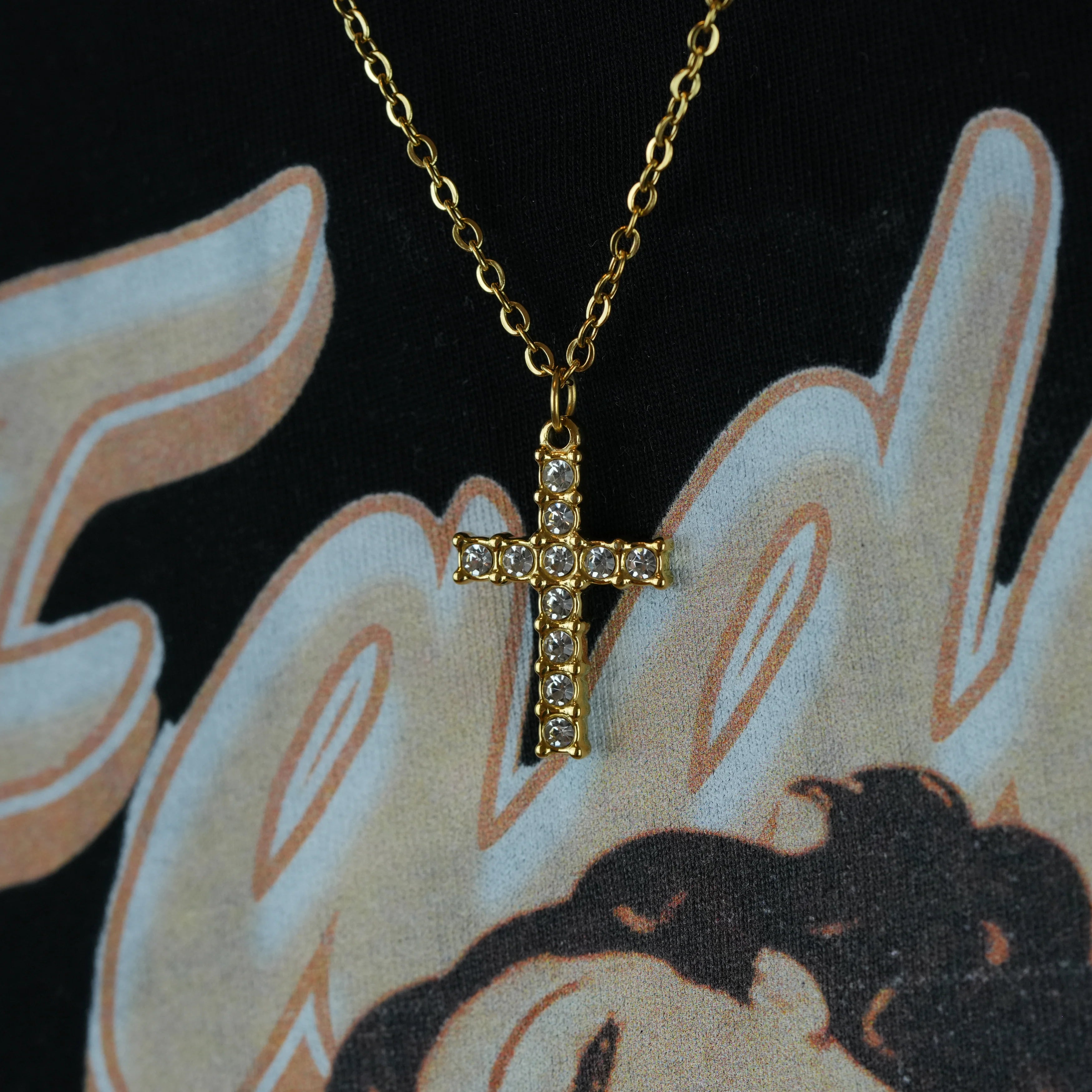 Shiny Cross Necklace – 18K Gold Cross Necklace for Men Masculine Look
