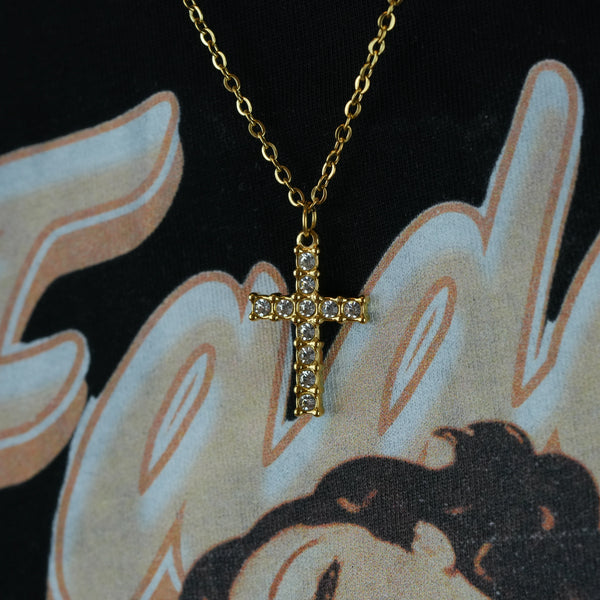 Shiny Cross Necklace – 18K Gold Cross Necklace for Men Masculine Look