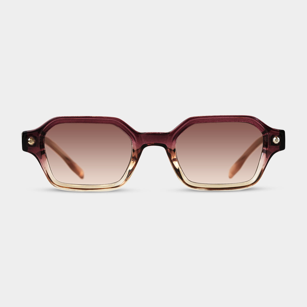 Theo Hazel solbriller med bordeaux-farvet ramme og gradient linser