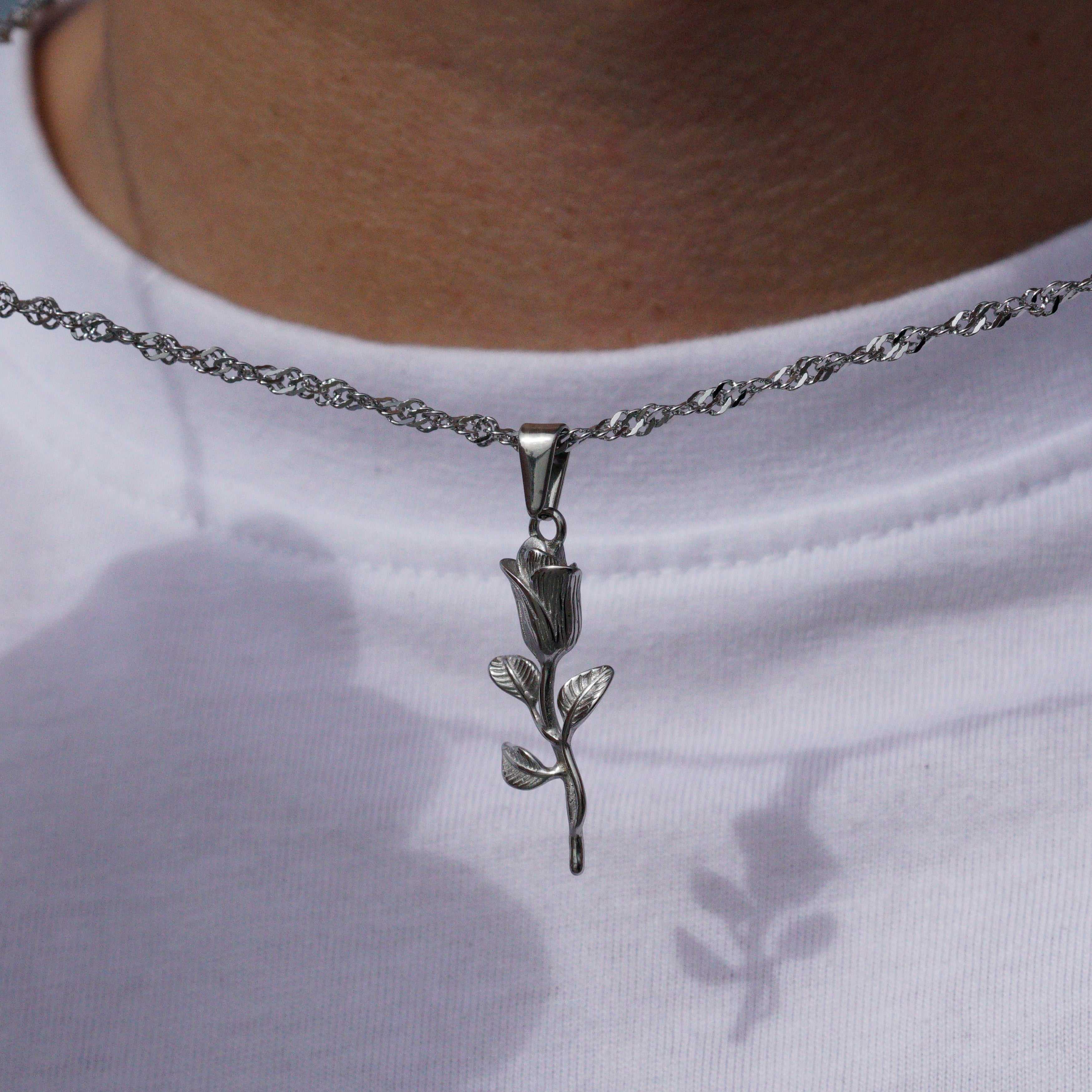 ROSE NECKLACE - SILVER