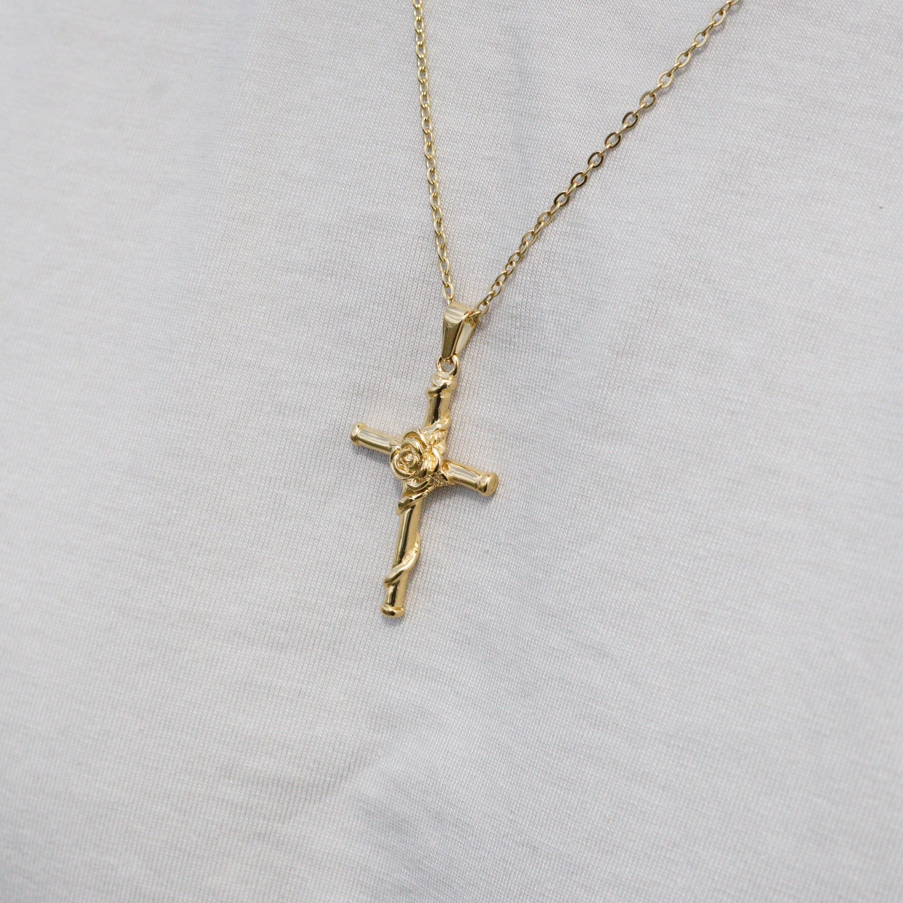 ROSE CROSS NECKLACE - GOLD