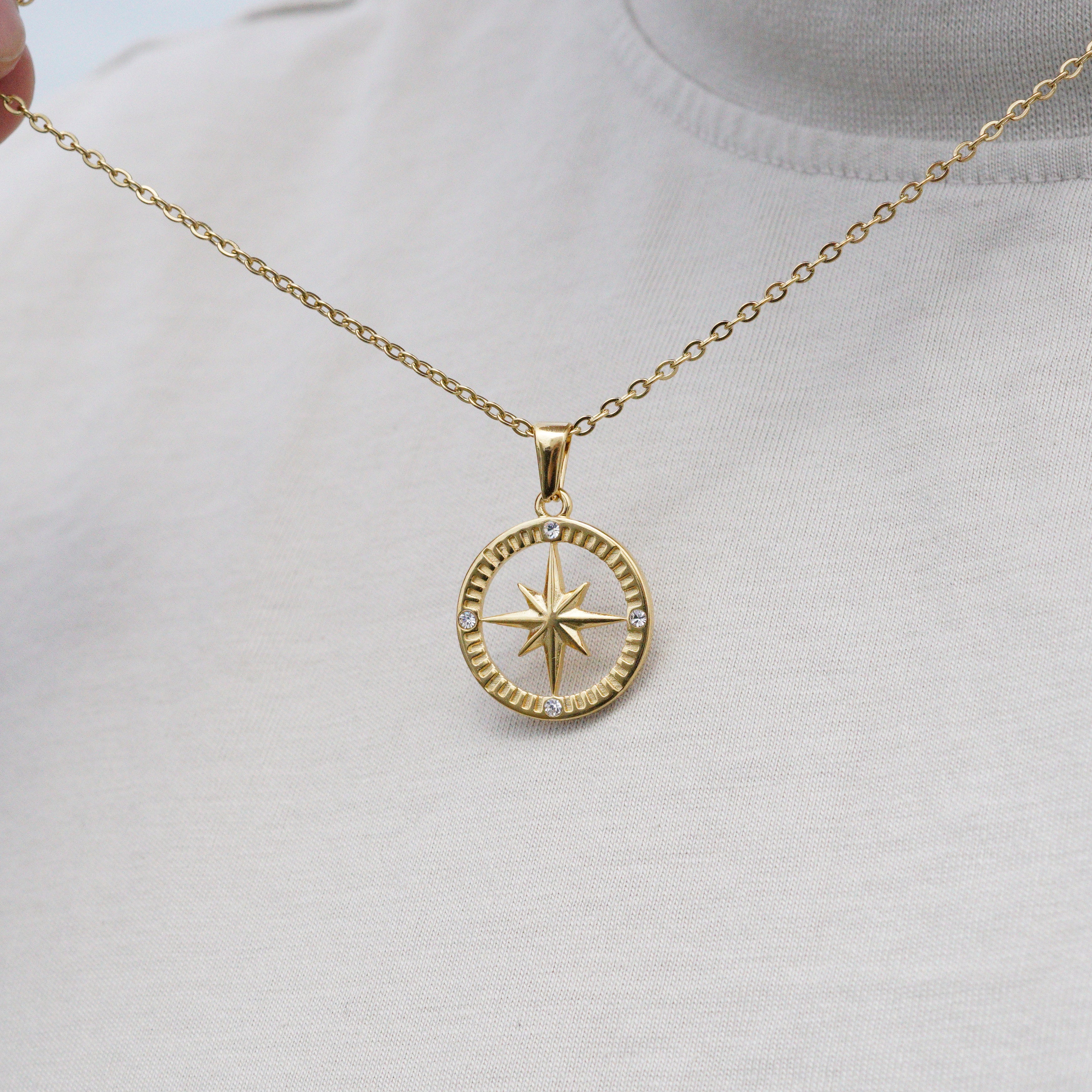 NORTH STAR NECKLACE - GOLD