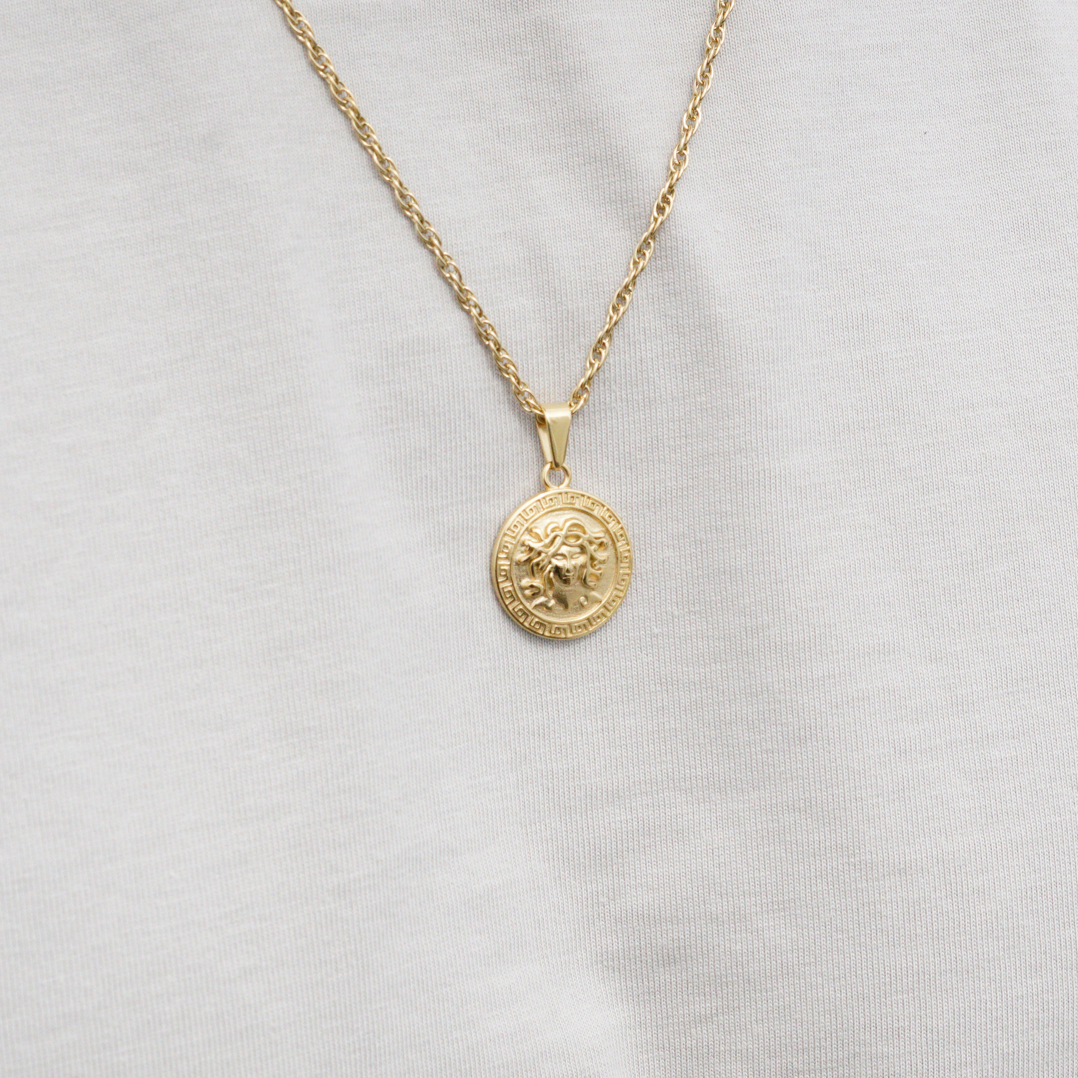 MEDUSA NECKLACE - GOLD