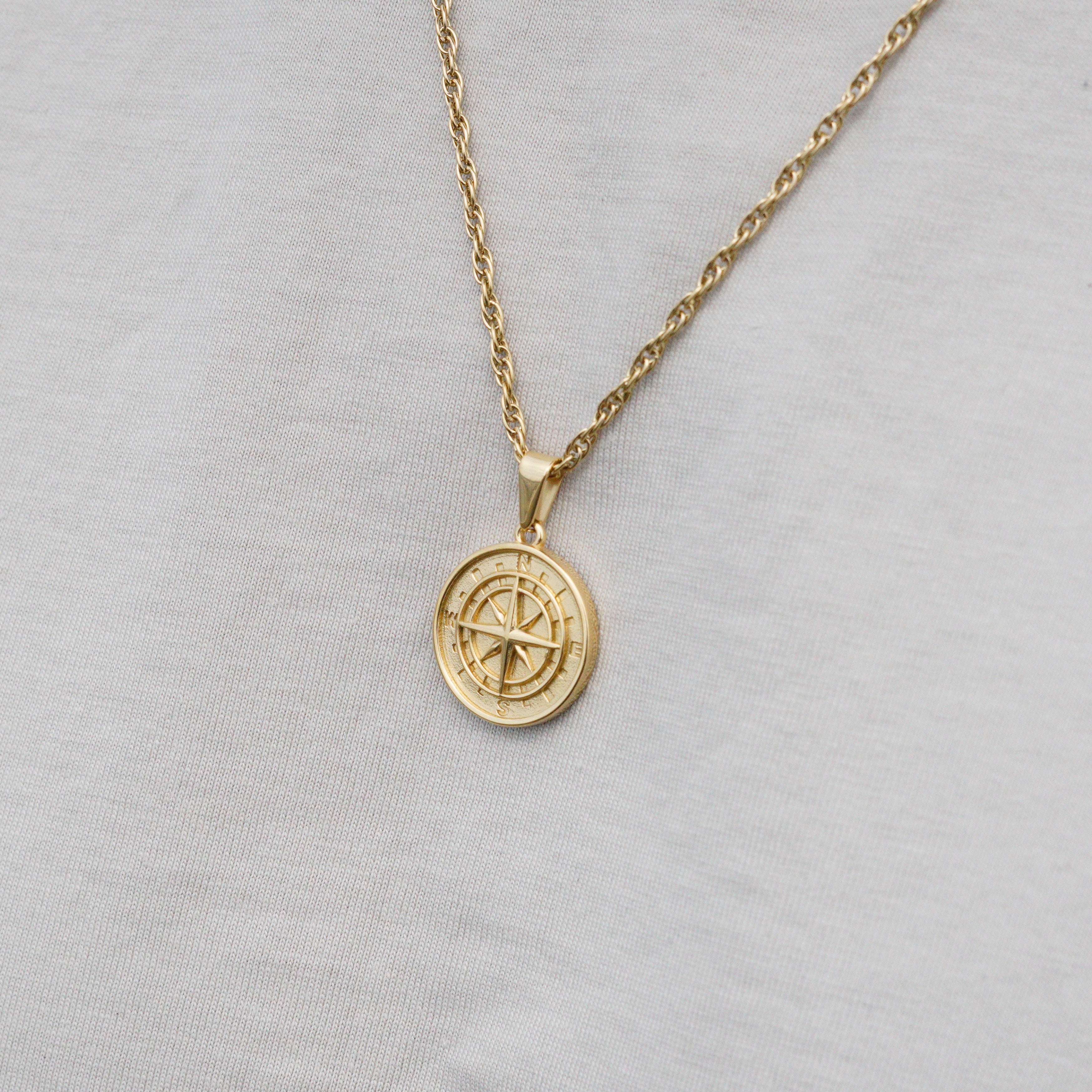 COMPASS NECKLACE - GOLD