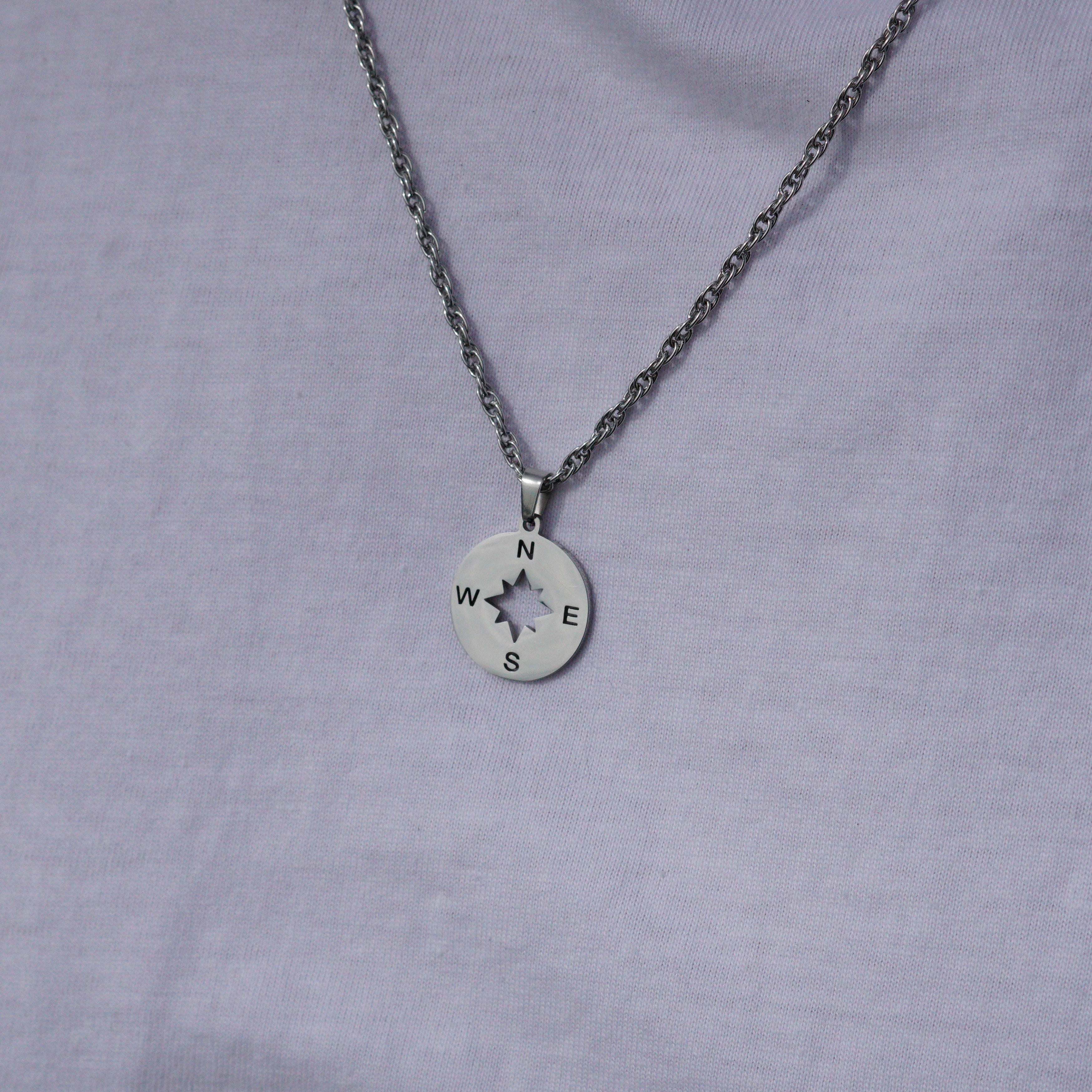 COMPASS 2.0 PENDANT - SILVER TONE