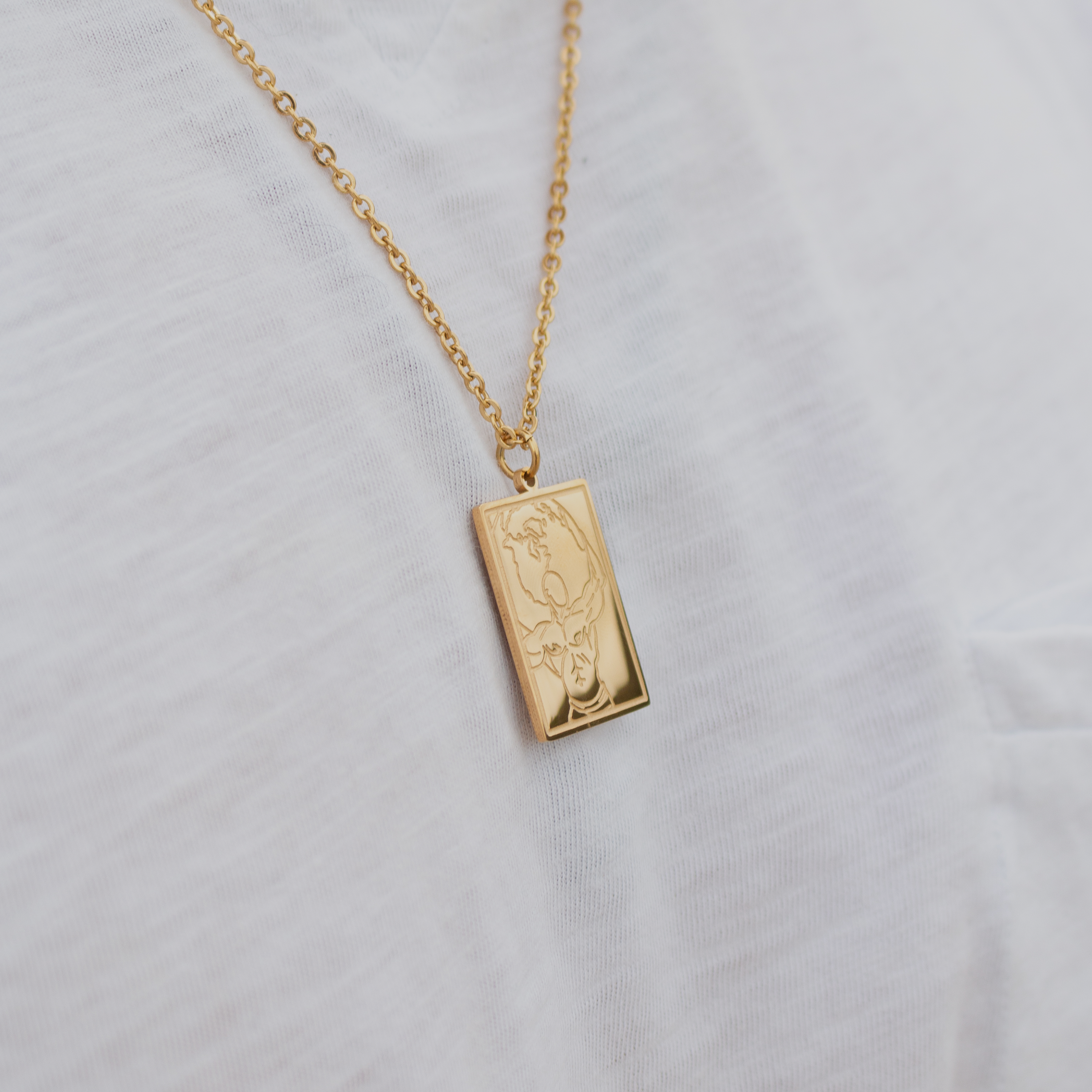 GLOBE NECKLACE - GOLD