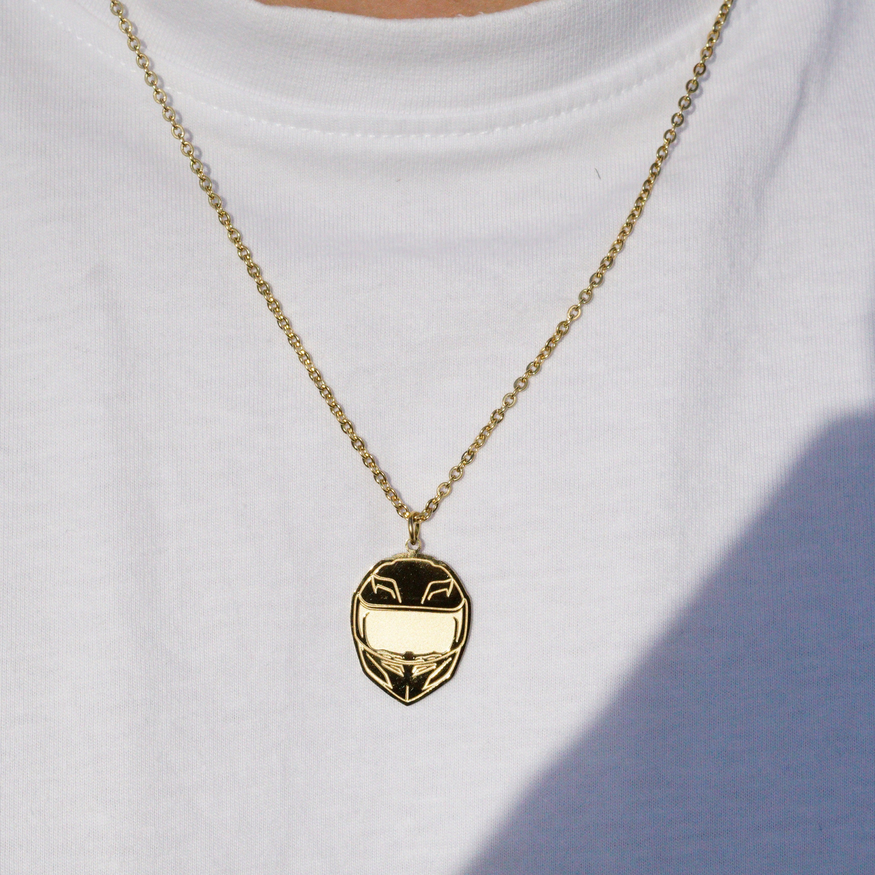 HELMET NECKLACE - GOLD