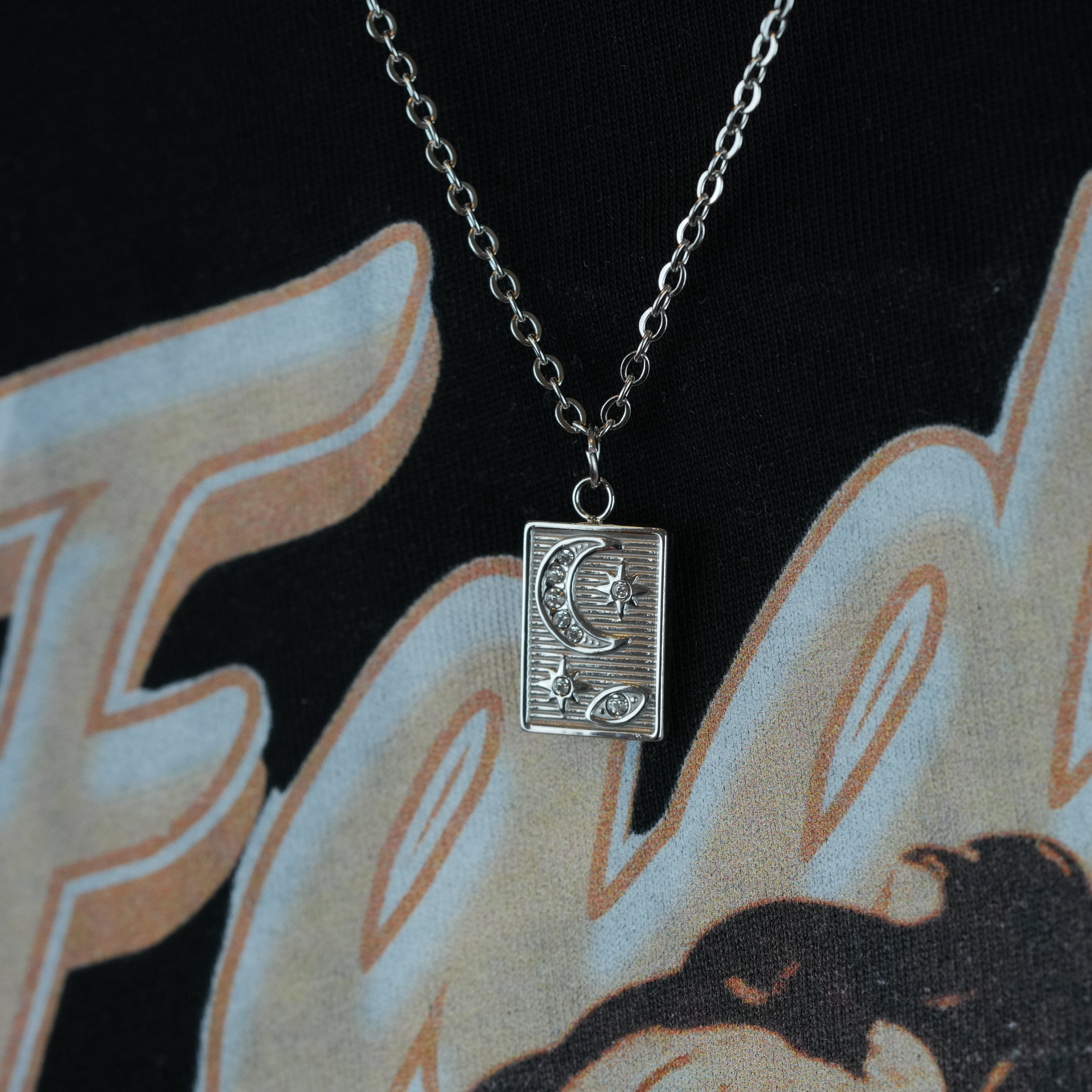 Lumiere Necklace – Stylish silver necklace for the one you love